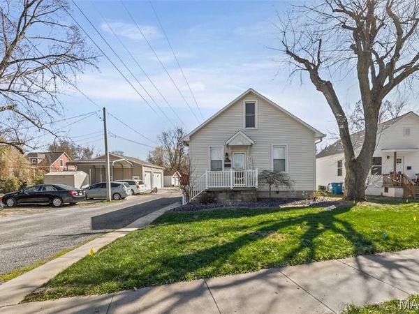 1008 6th Street, Highland, IL 62249