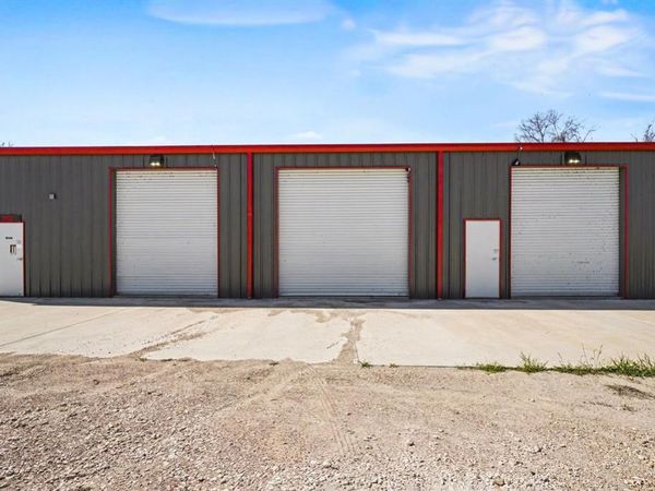 102 Short Street , Meridian, TX 76665