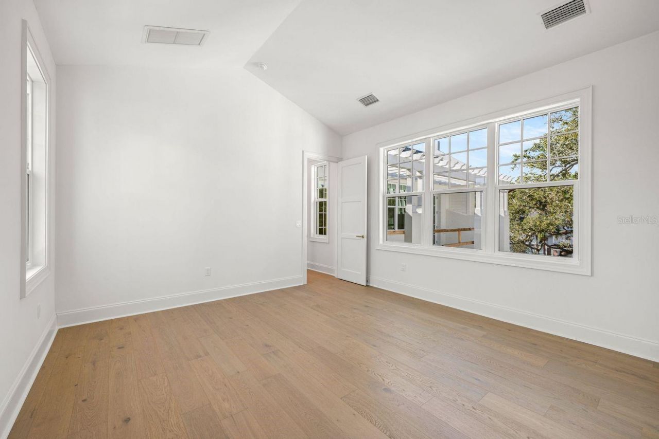 805 17th Avenue Ne, Saint Petersburg, FL 33704 Photo