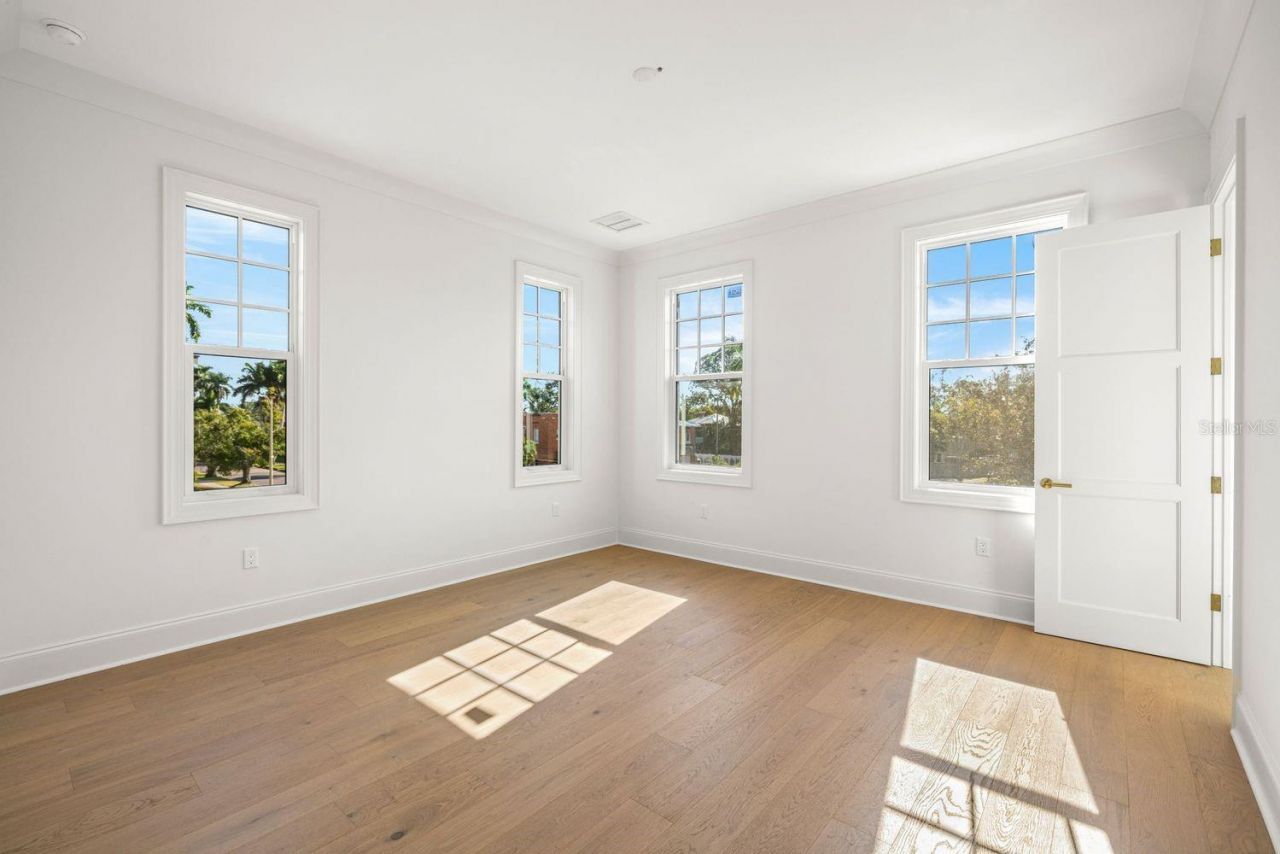 805 17th Avenue Ne, Saint Petersburg, FL 33704 Photo