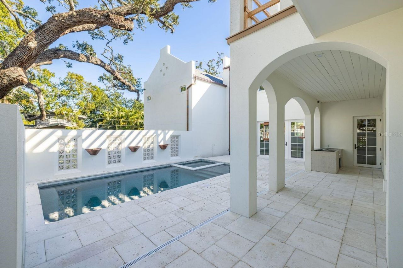 805 17th Avenue Ne, Saint Petersburg, FL 33704 Photo