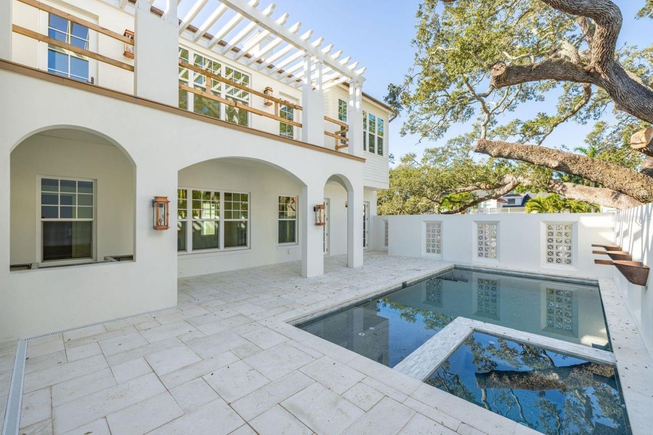 805 17th Avenue Ne, Saint Petersburg, FL 33704 Photo