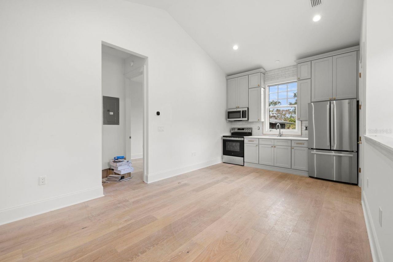 805 17th Avenue Ne, Saint Petersburg, FL 33704 Photo