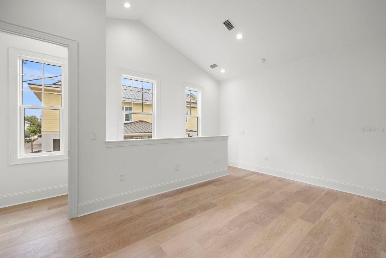 805 17th Avenue Ne, Saint Petersburg, FL 33704 Photo