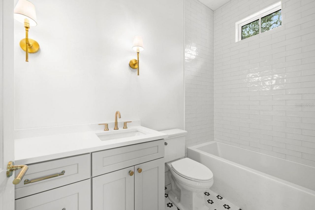 805 17th Avenue Ne, Saint Petersburg, FL 33704 Photo