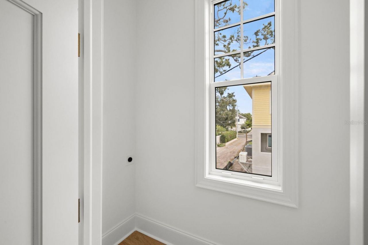 805 17th Avenue Ne, Saint Petersburg, FL 33704 Photo