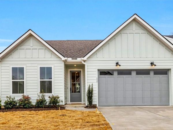 2703 Butlers Green Circle, Chattanooga, TN 37421