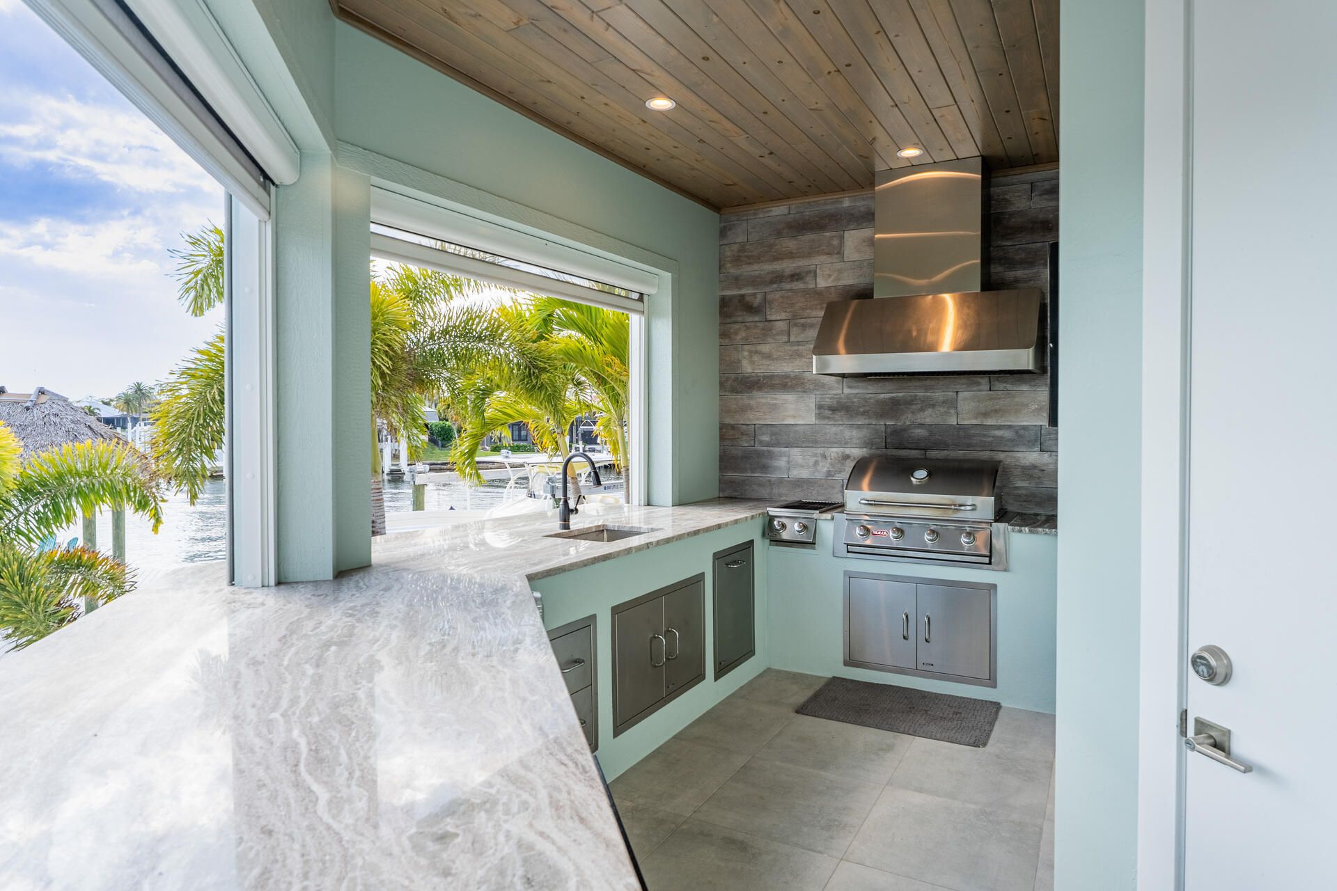 218 Bayshore Dr, Cape Coral, FL 33904 Photo