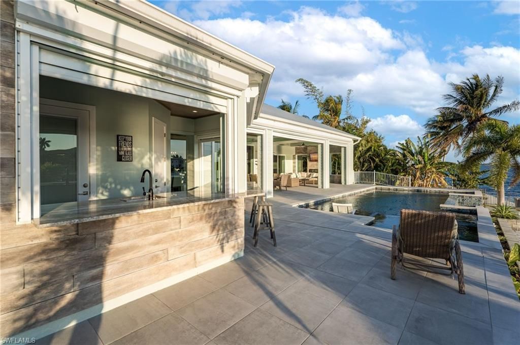 218 Bayshore Dr, Cape Coral, FL 33904 Photo