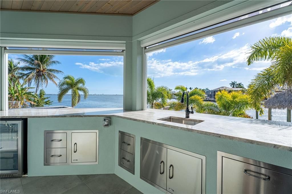 218 Bayshore Dr, Cape Coral, FL 33904 Photo