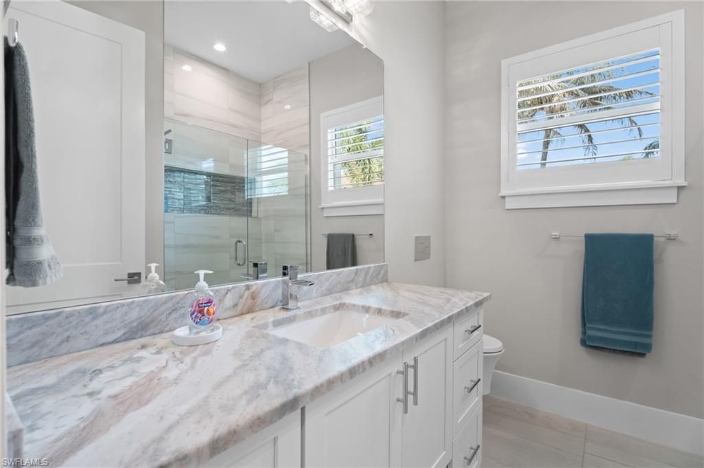 218 Bayshore Dr, Cape Coral, FL 33904 Photo