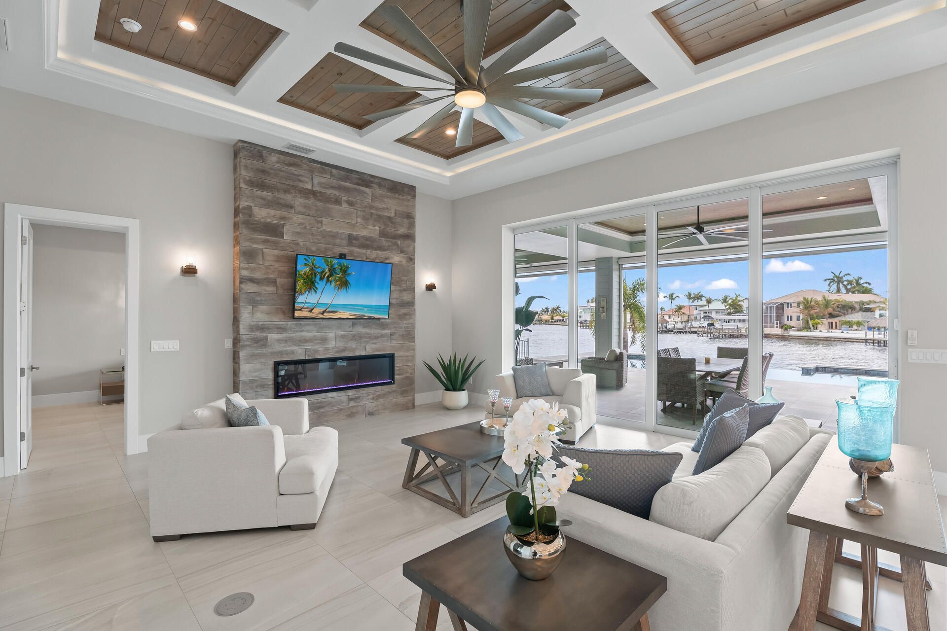 218 Bayshore Dr, Cape Coral, FL 33904 Photo