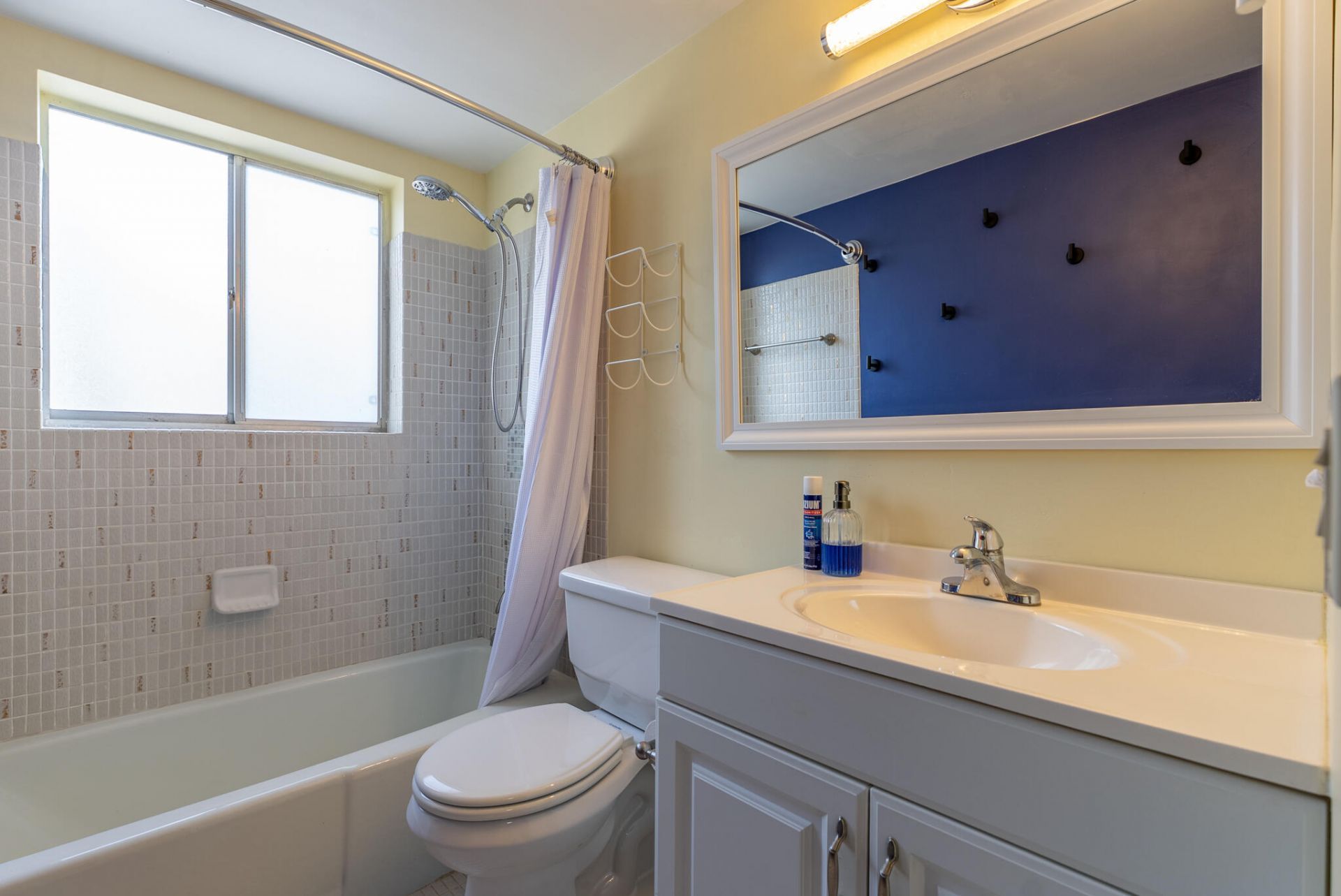 2840 Lake Osborne Drive, Unit 111, Lake Worth Beach, FL 33461 Photo