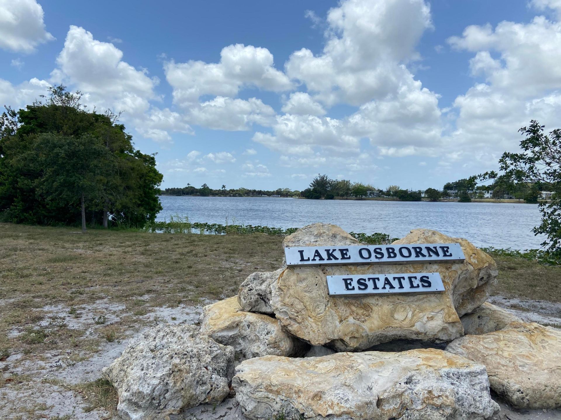 2840 Lake Osborne Drive, Unit 111, Lake Worth Beach, FL 33461 Photo