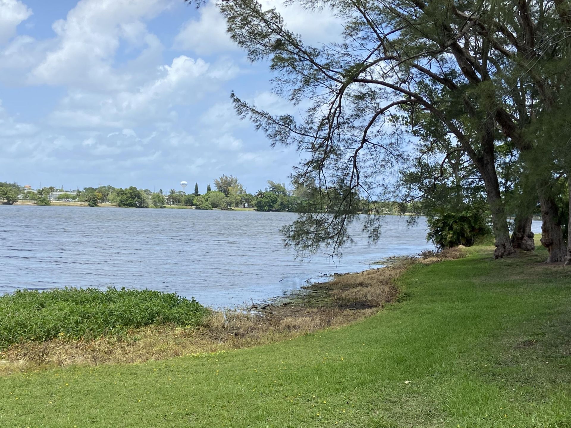 2840 Lake Osborne Drive, Unit 111, Lake Worth Beach, FL 33461 Photo