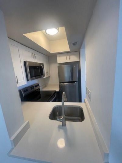 411 SE 10th St, Unit 5, Hallandale Beach, FL 33009 Photo