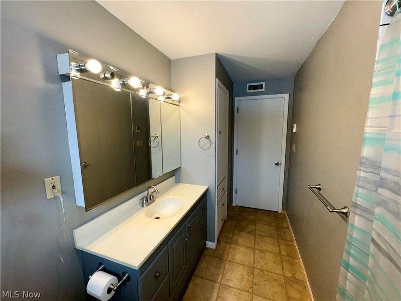 470 Nel Da Mar Drive, New Concord, OH 43762 Photo 9