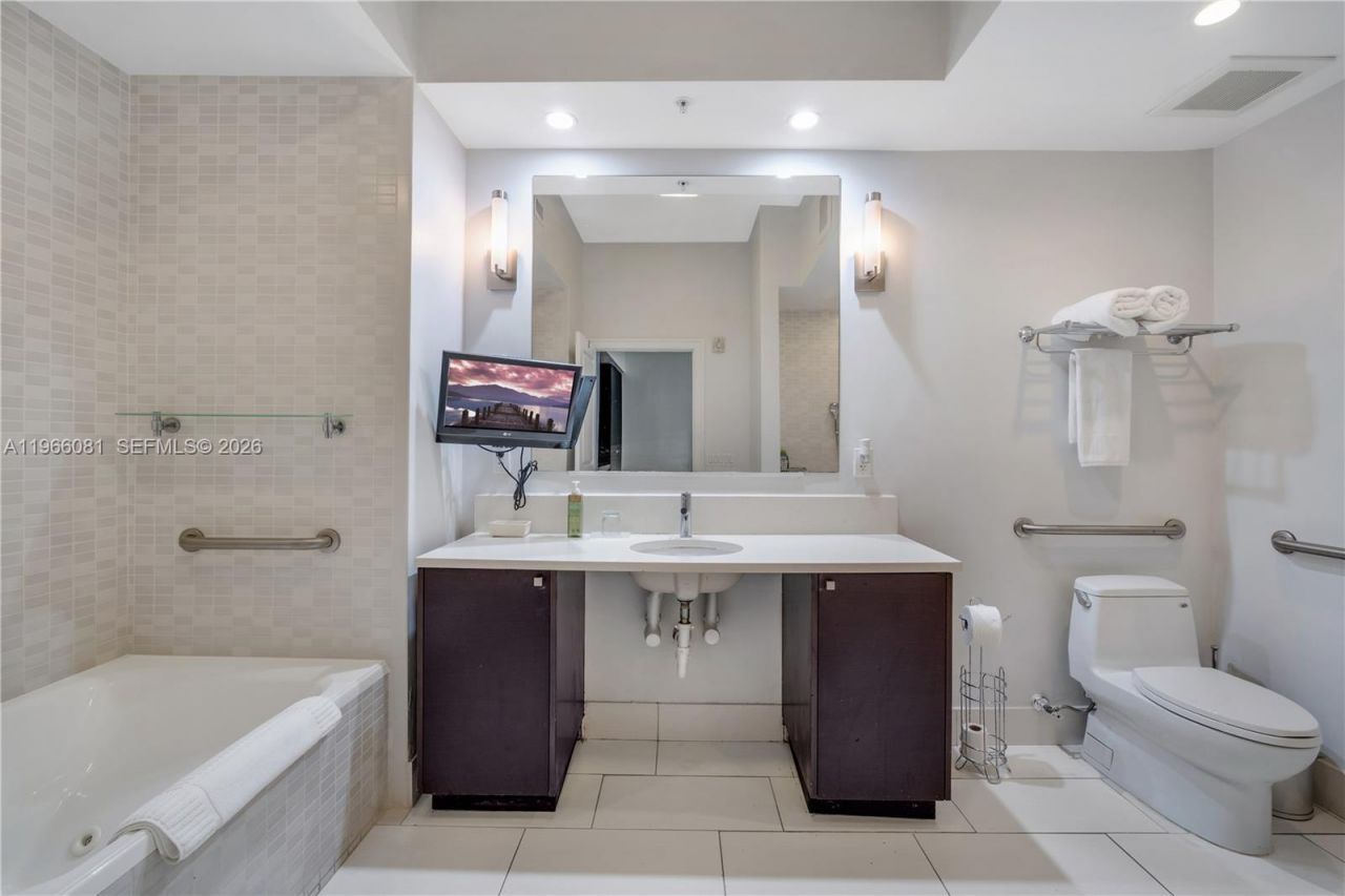 5300 NW 87th Ave , Unit 108, Doral, FL 33178 Photo