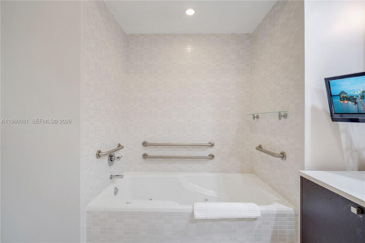 5300 NW 87th Ave , Unit 108, Doral, FL 33178 Photo