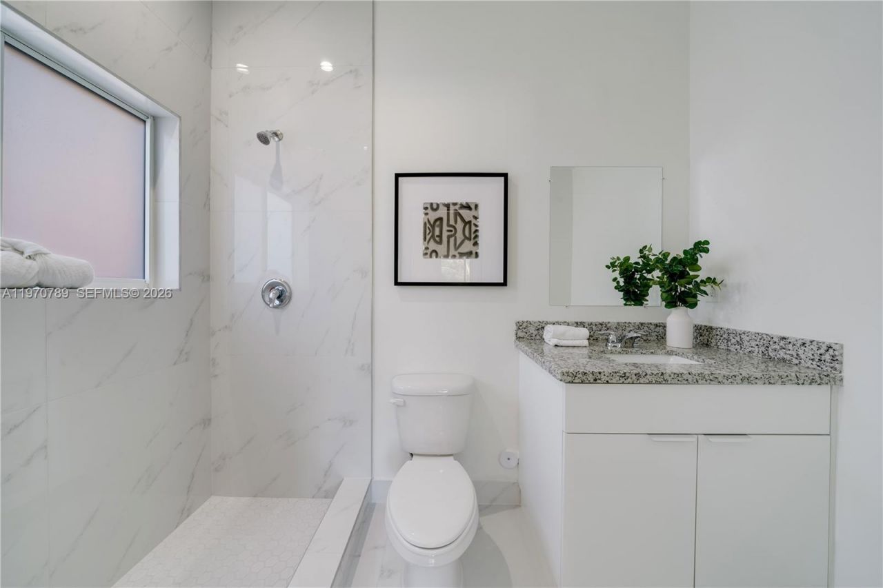 2936 NW 27th St , Miami, FL 33142 Photo