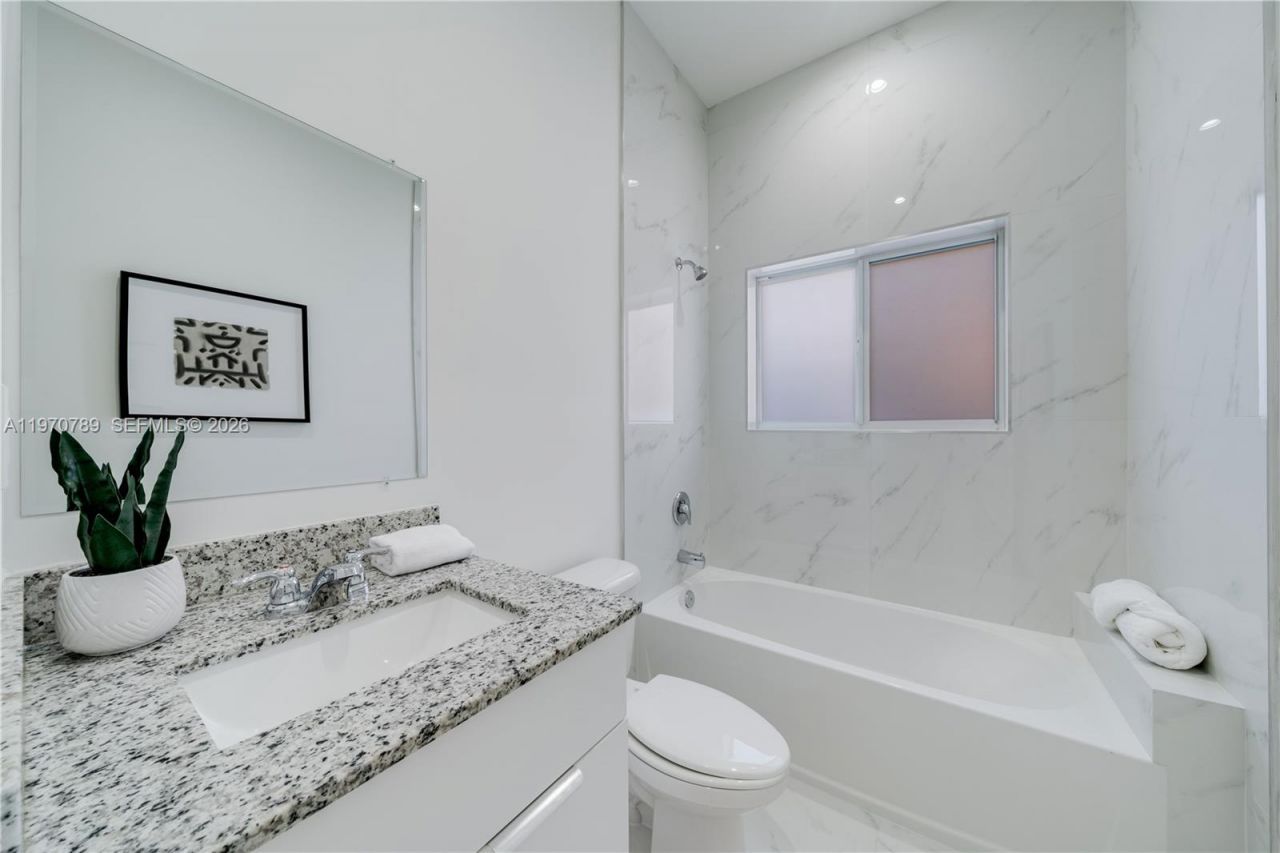 2936 NW 27th St , Miami, FL 33142 Photo