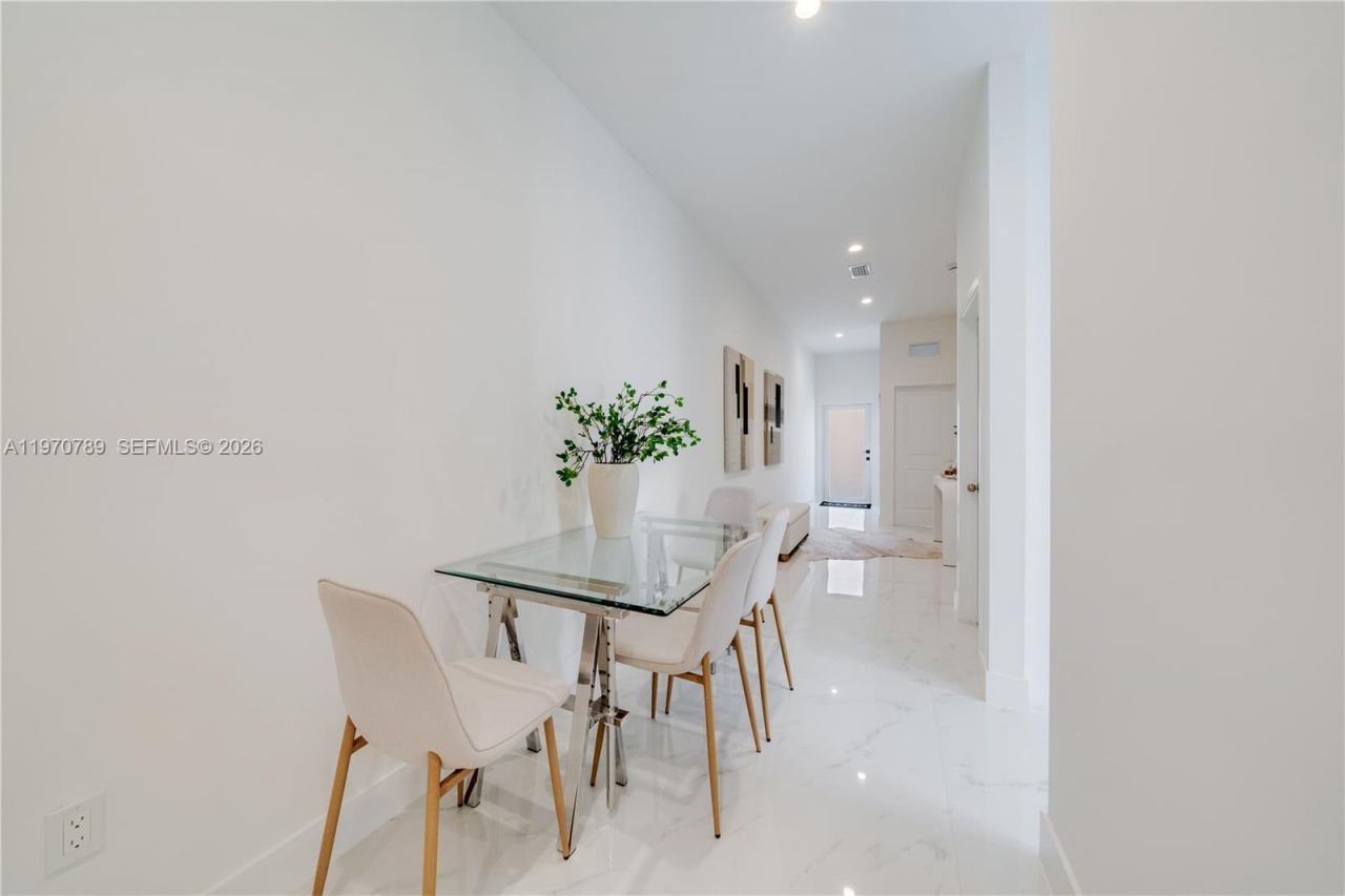 2936 NW 27th St , Miami, FL 33142 Photo