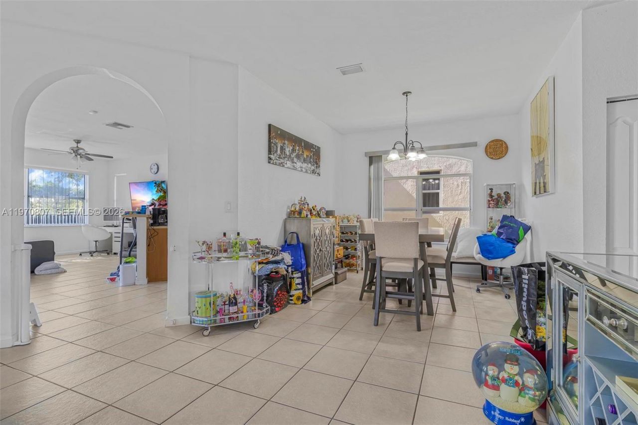 3736 NE 9 Ct , Homestead, FL 33033 Photo