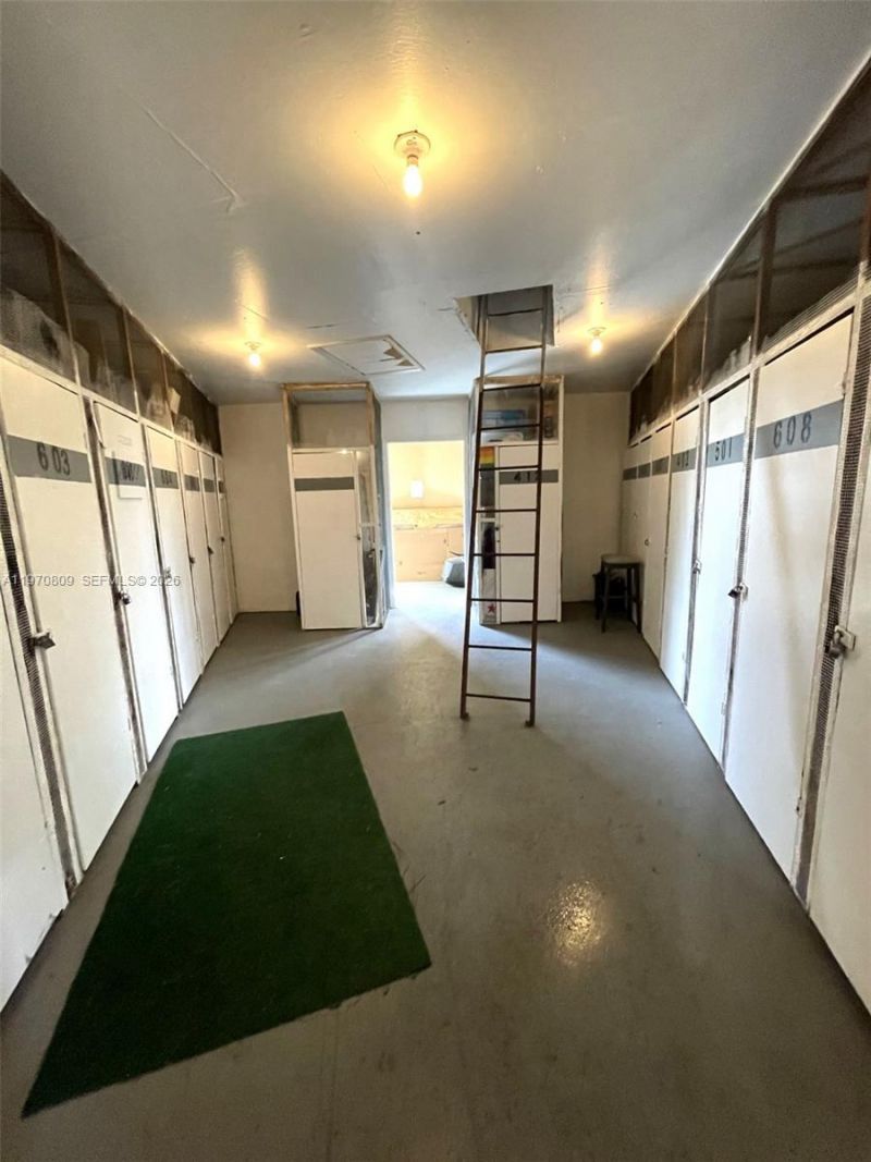 5102 NW 36th St, Unit 611, Lauderdale Lakes, FL 33319 Photo