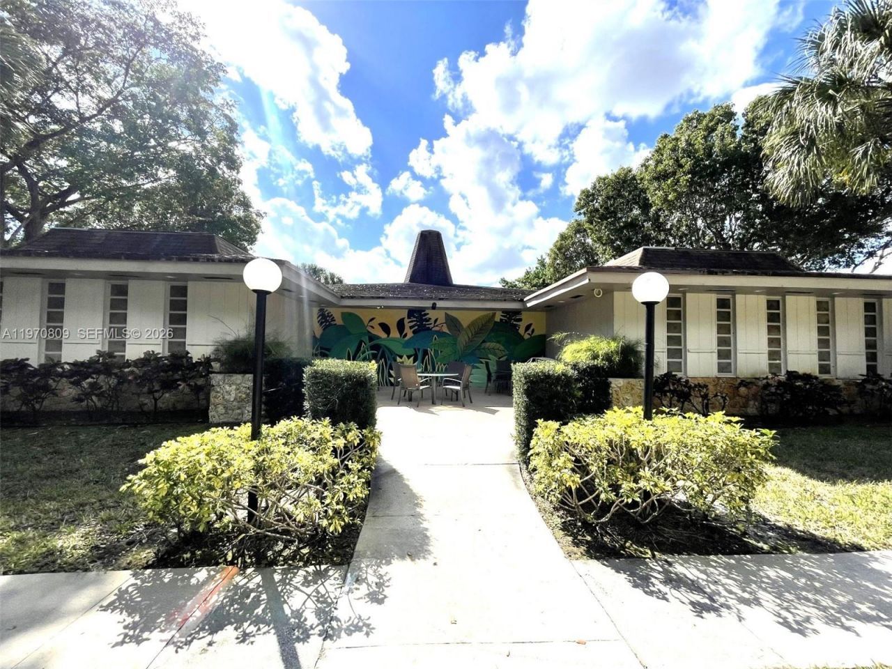 5102 NW 36th St, Unit 611, Lauderdale Lakes, FL 33319 Photo