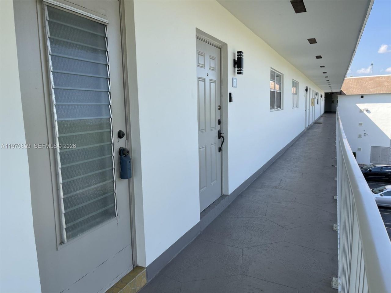 5102 NW 36th St, Unit 611, Lauderdale Lakes, FL 33319 Photo