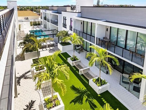 850 Central AVE, Unit 209, NAPLES, FL 34102