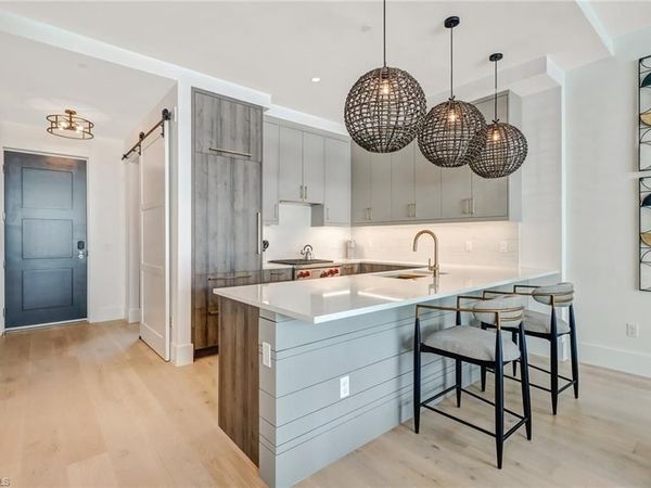 850 Central AVE, Unit 209, NAPLES, FL 34102