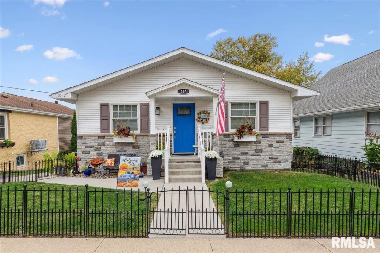 114 4th Street , Fulton, IL 61252 Main Photo