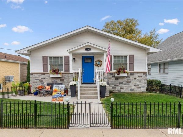 114 4TH Street , Fulton, IL 61252