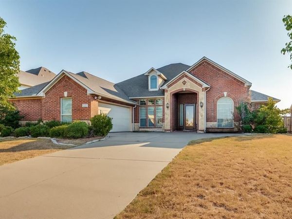 626 Saddlebrook , DeSoto, TX 75115