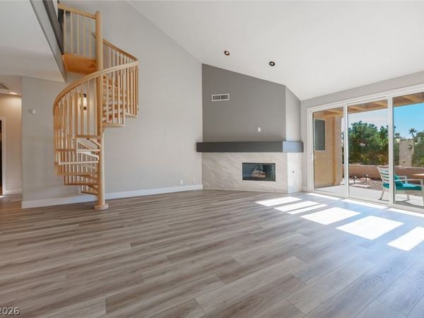 8185 Round Hills Circle, Las Vegas, NV 89113