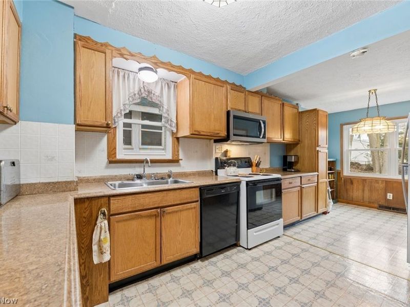 1091 Collinwood Avenue, Akron, OH 44310 Photo 5