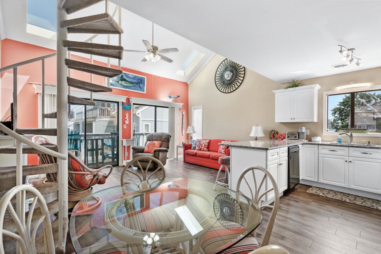 1850 Colony Dr. Photo 4