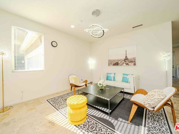 9849 Dreams Lane, San Fernando, CA 91345