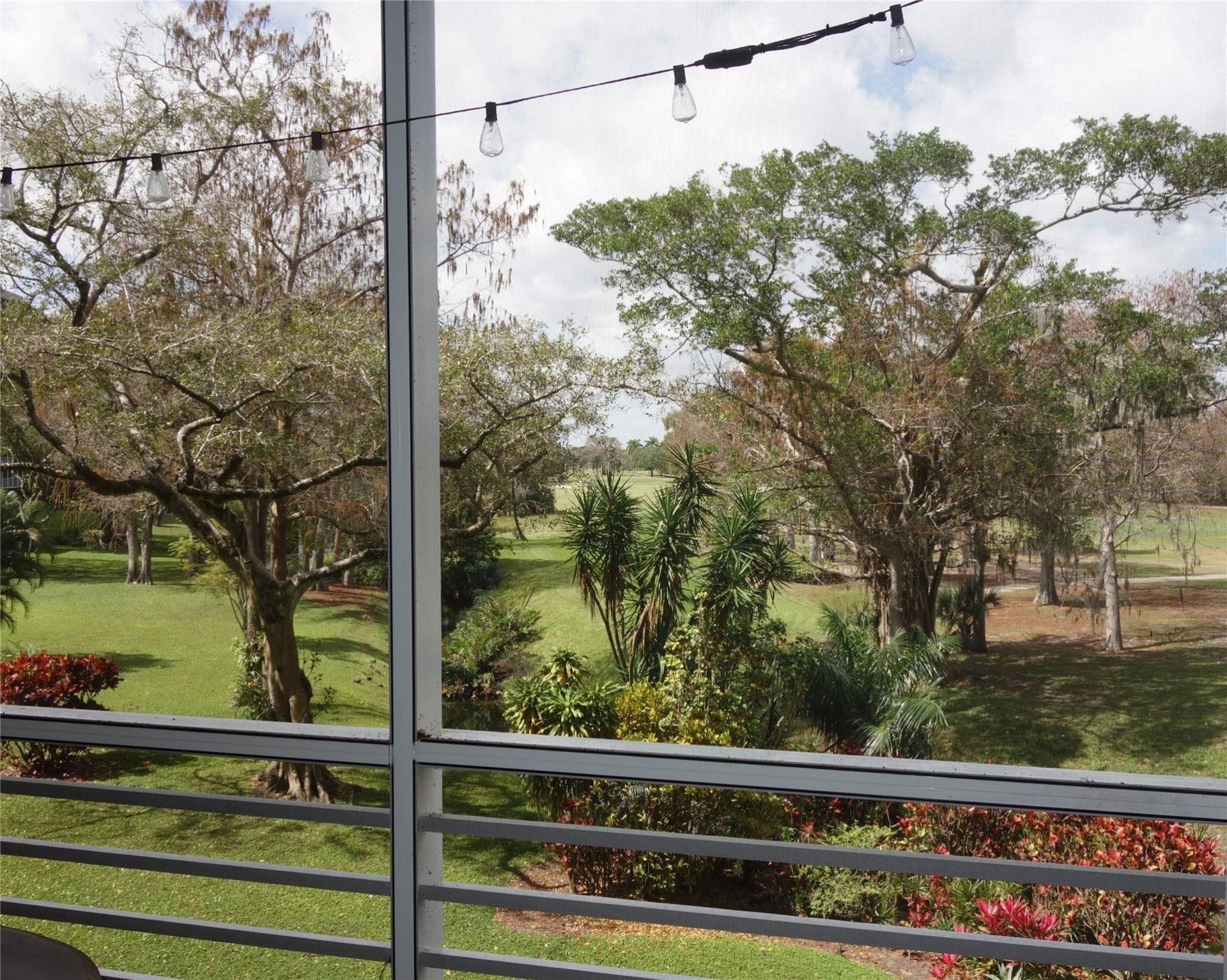 625 Oaks Drive, Unit 302, Pompano Beach, FL 33069 Photo