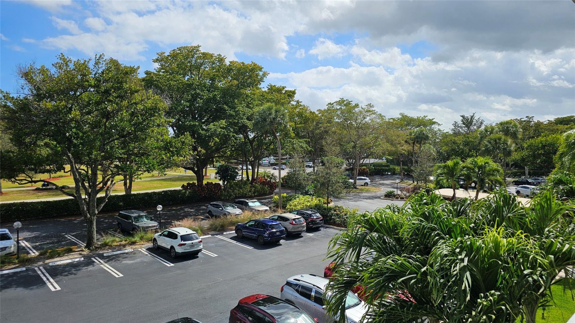 625 Oaks Drive, Unit 302, Pompano Beach, FL 33069 Photo