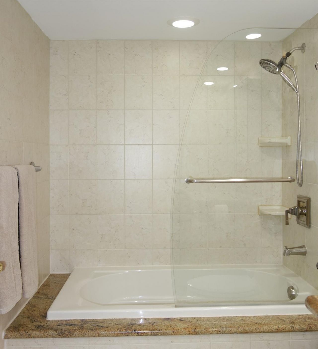 625 Oaks Drive, Unit 302, Pompano Beach, FL 33069 Photo