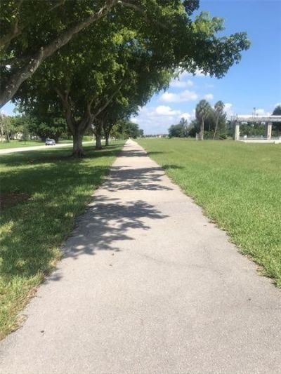 625 Oaks Drive, Unit 302, Pompano Beach, FL 33069 Photo