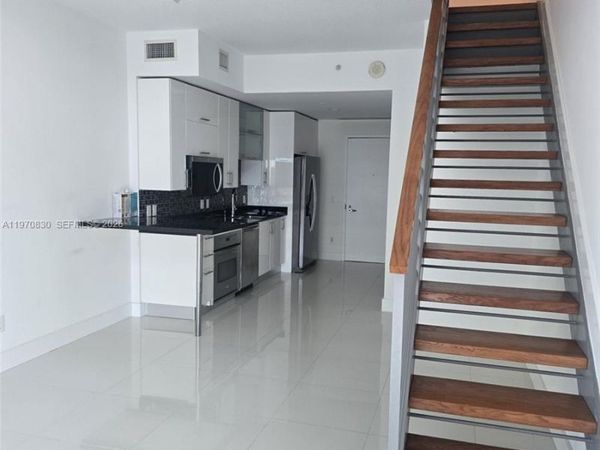 60 SW 13th St, Unit 3218, Miami, FL 33130