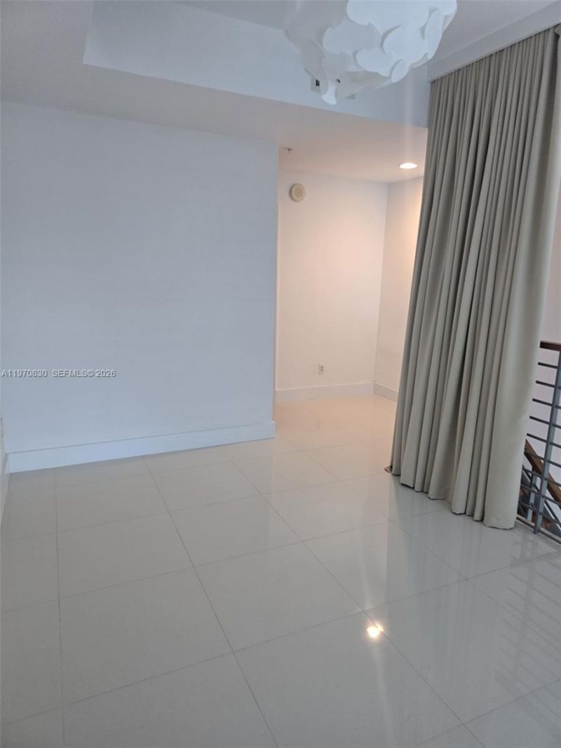 60 SW 13th St, Unit 3218, Miami, FL 33130 Photo