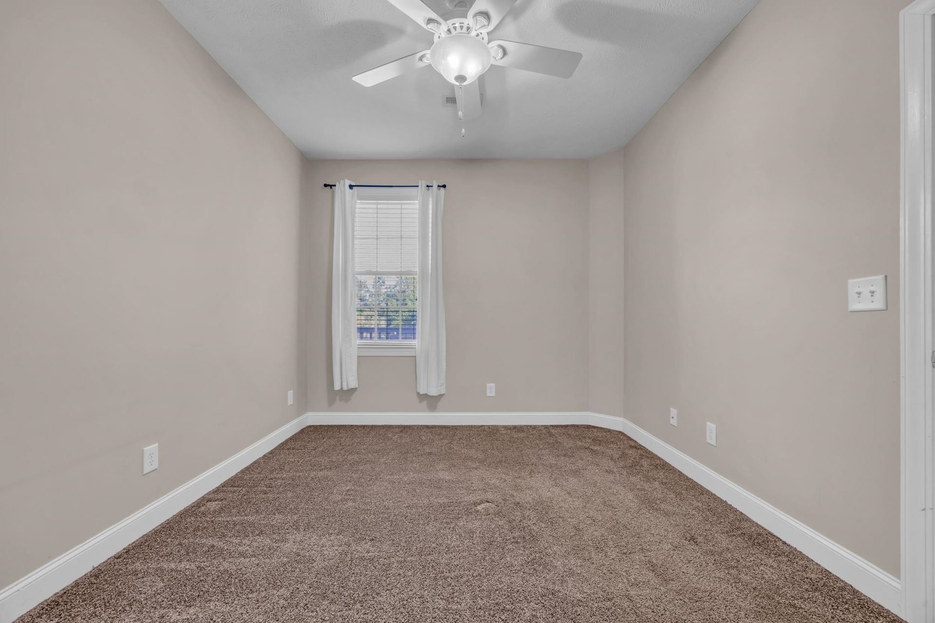 131 Waypoint Ridge Ave. Photo 17