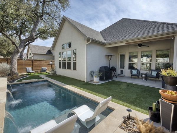 151 Bedingfeld, Shavano Park, TX 78231