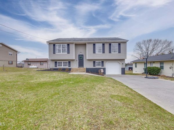 123 Village Lane, Gray, TN 37615