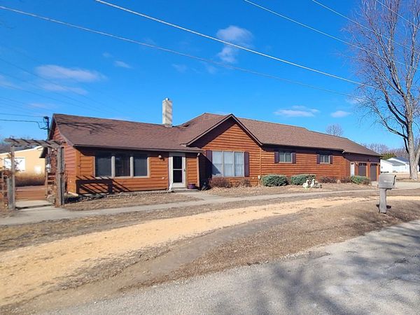 104 N East Avenue, Amboy, IL 61310