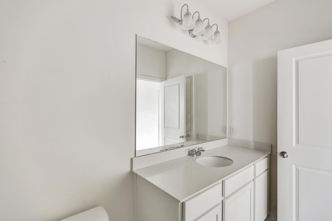 475 Pender Woods Drive Photo 10